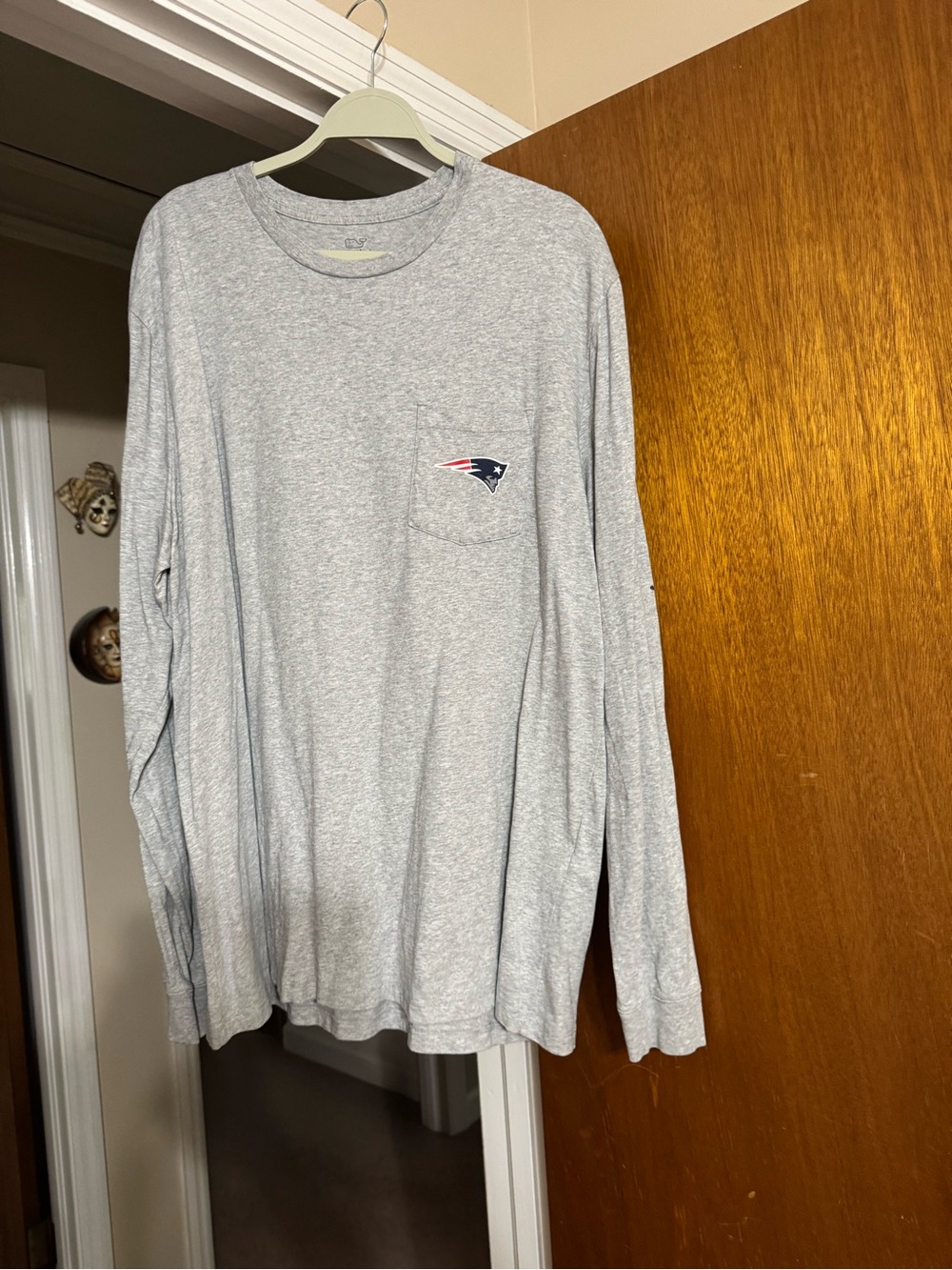 Vineyard Vines Light Gray Long-Sleeve Pocket Tee with Patriots Logo